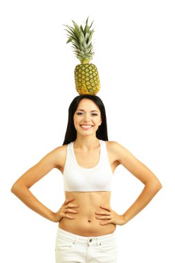 taze ananas üzerinde beyaz izole kız