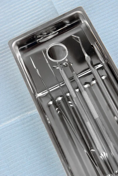 Dentist tools on napkin close-up — Stock Photo, Image