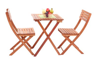 ahşap masa üzerinde beyaz izole meyve