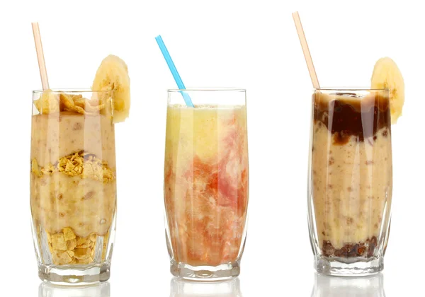 Lekker fruit smoothies geïsoleerd op wit — Stockfoto