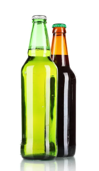 Botellas de cerveza aisladas en blanco — Foto de Stock