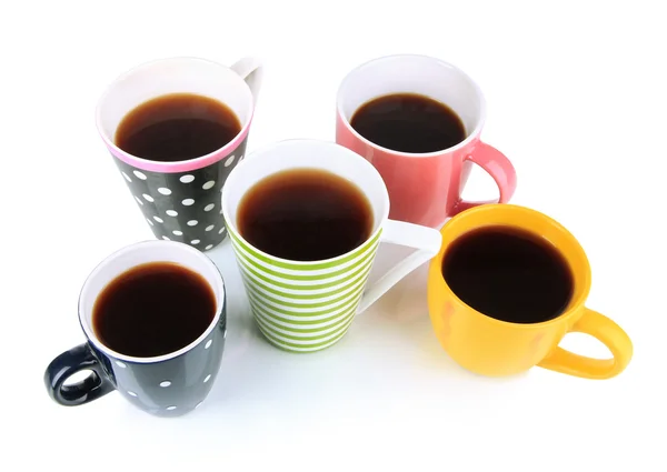 Molte tazze di caffè isolato su bianco — Foto Stock