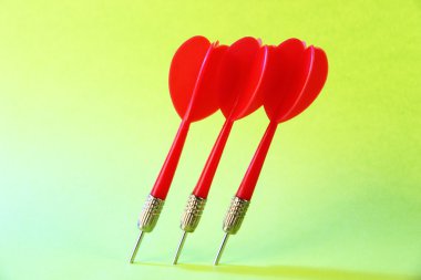 yeşil renkli Dart