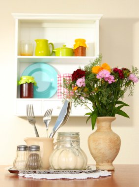 mutfak raf arka masada kompozisyonu