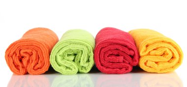 renkli havlu üzerinde beyaz izole