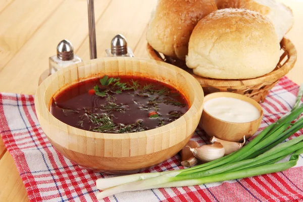 lezzetli borsch üzerinde tablo yakın çekim