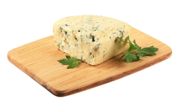 Maukas sininen juusto leikkuulauta, eristetty valkoinen — kuvapankkivalokuva