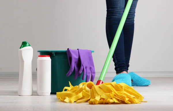 Cleaning floor in room close-up — Stock Photo, Image