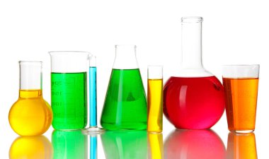 test tüpleri ile üzerine beyaz izole renkli sıvı