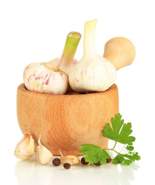 Sarımsak beyaza izole edilmiş