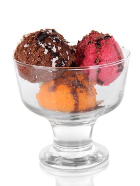 Lezzetli dondurma beyazda izole.