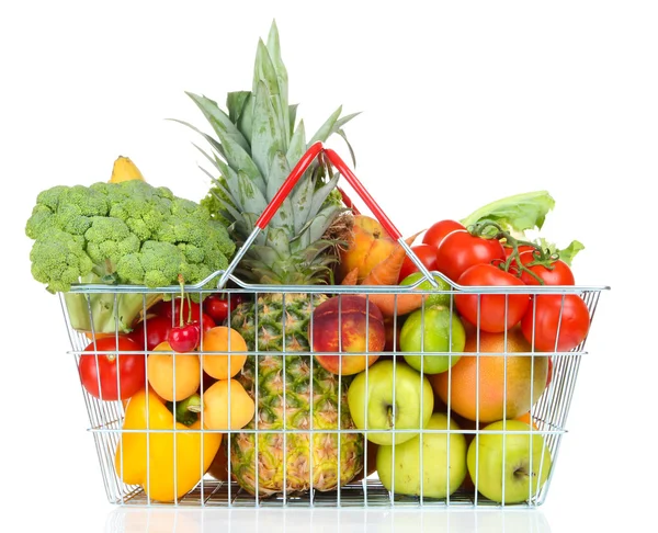 Surtido de frutas y verduras frescas en canasta metálica, aisladas en blanco —  Fotos de Stock