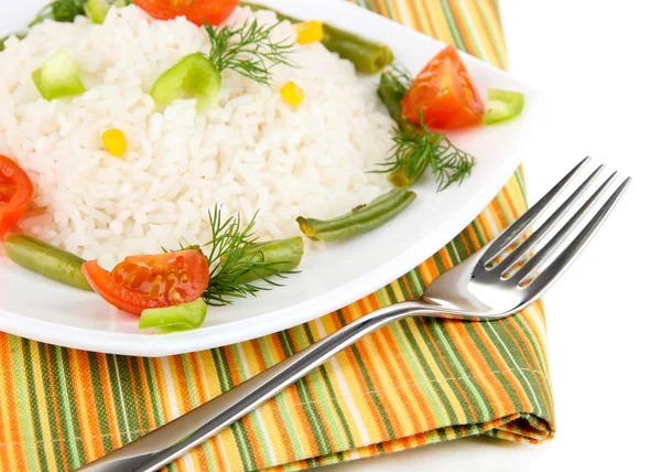 Délicieux risotto aux légumes isolés sur blanc — Photo