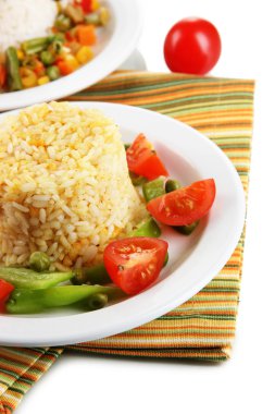 sebzeler üzerinde beyaz izole lezzetli risotto