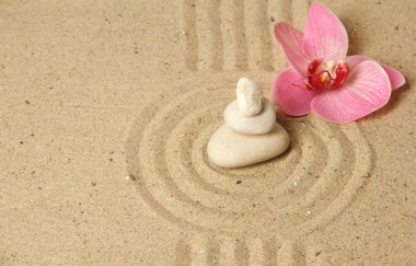 Zen Bahçesi komisyon kum ve yuvarlak taşlar ile yakın çekim