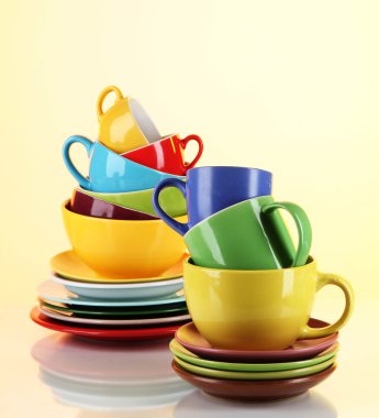 dağlar ışık arka plan üzerinde renkli yemekleri