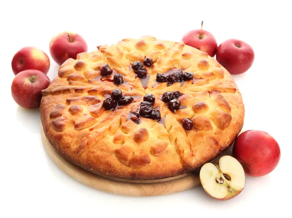 Smakelijk zelfgemaakte taart, appels en jam, geïsoleerd op wit — Stockfoto
