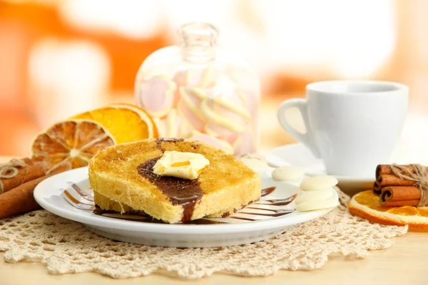 White bread toast with chocolate and cup of coffee in cafe — Stock Photo, Image