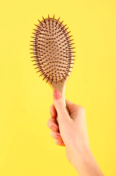 Haarbürste isoliert auf weiß — Stockfoto