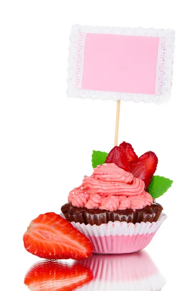 Vackra strawberry cupcake med vykort isolerad på vit — Stockfoto