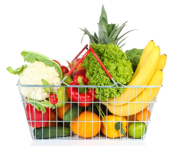 Assortiment de fruits et légumes frais dans un panier en métal, isolé sur blanc — Photo