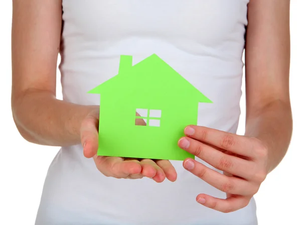 Maison en papier dans les mains isolées sur blanc — Photo