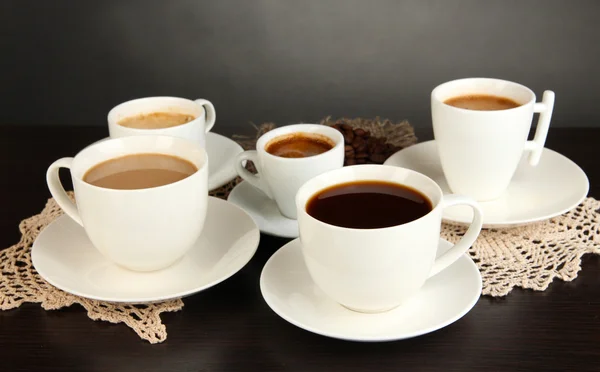 Assortimento di diverse bevande calde di caffè da vicino — Foto Stock