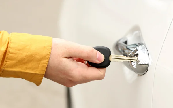 Woman hand opening car door, close up — Stock Photo, Image