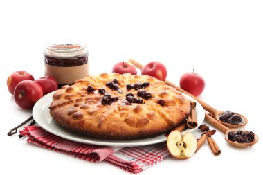 lezzetli ev yapımı pasta, elma ve reçel, üzerinde beyaz izole