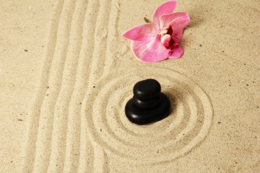 Zen Bahçesi komisyon kum ve yuvarlak taşlar ile yakın çekim
