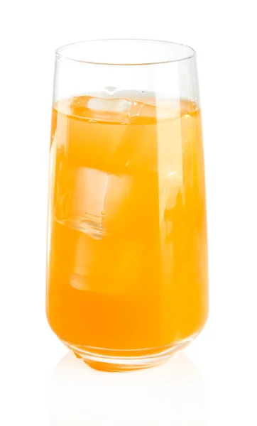 Copo de suco de laranja isolado em branco — Fotografia de Stock