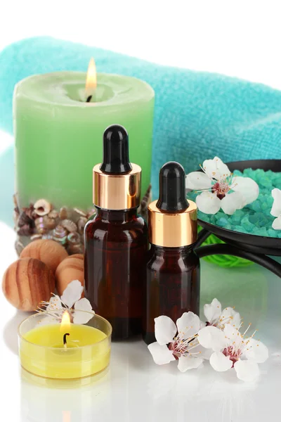 Composición del spa con aceites aromáticos aislados en blanco —  Fotos de Stock