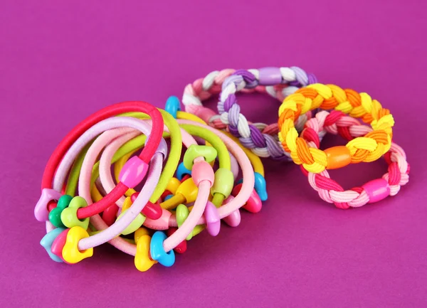 Scrunchies på rosa bakgrund — Stockfoto