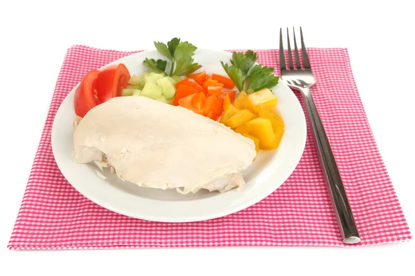 흰색 절연 야채와 함께 접시에 삶은 닭 가슴살 — 스톡 사진