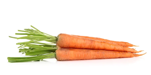 Zanahorias, aisladas sobre blanco —  Fotos de Stock