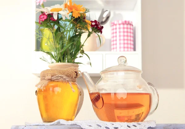 Kitchen composition on table on shelf background — Stock Photo, Image