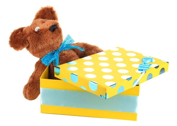 Caixa de presente amarelo com brinquedo isolado no branco — Fotografia de Stock