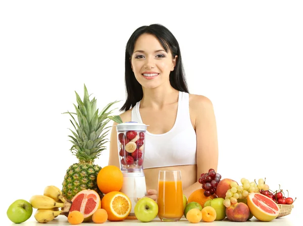 Дівчина зі свіжими фруктами ізольована на білому — стокове фото