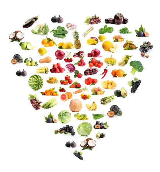 Herz aus verschiedenen Früchten und Gemüse isoliert auf weiß — Stockfoto