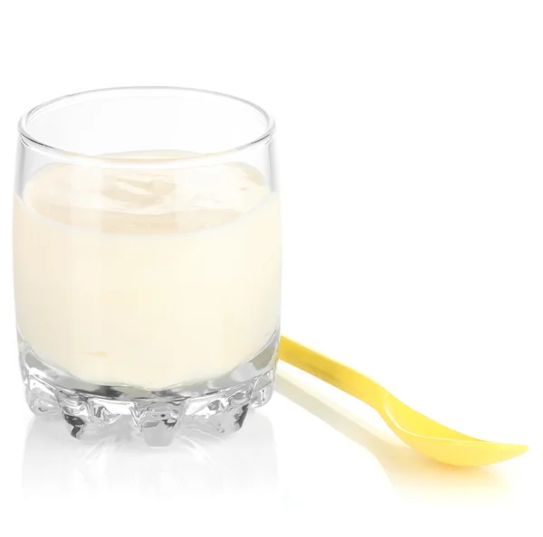 Delicioso yogur en vidrio aislado en blanco —  Fotos de Stock