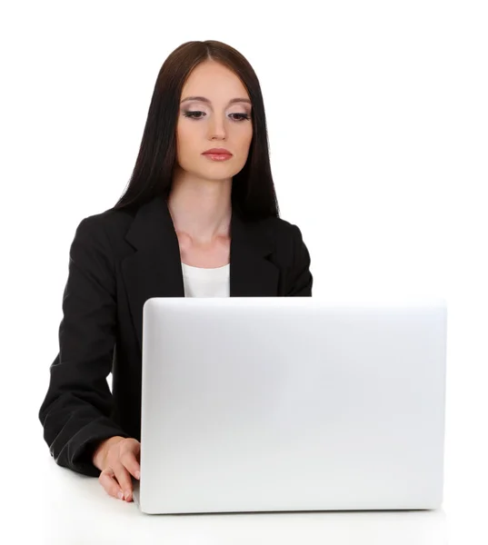 Bilgisayar, üzerinde beyaz izole ile çalışan genç iş kadını — Stok fotoğraf