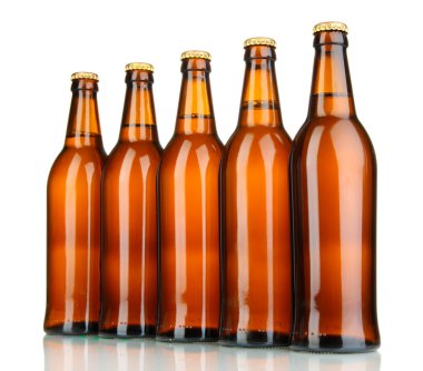 bira şişeleri üzerinde beyaz izole