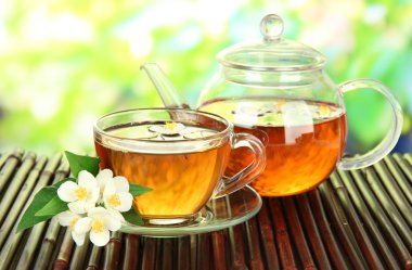 çay ile Yasemin, bambu mat, yakın çekim