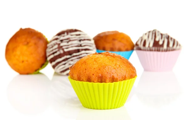 Dulces cupcakes sobre mesa blanca —  Fotos de Stock