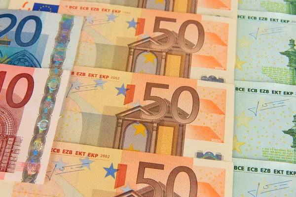 Billets en euros isolés sur blanc — Photo