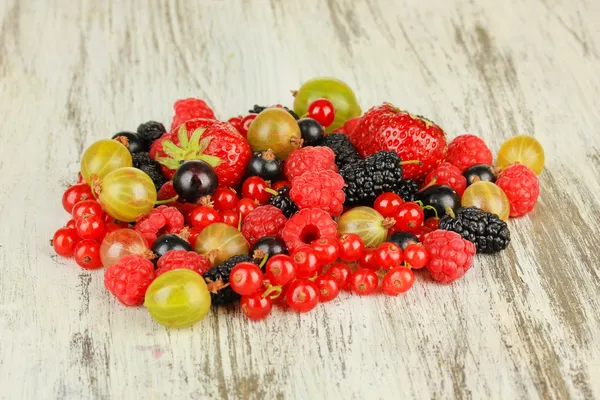 Ripe berries on table close-up — Stock Photo, Image