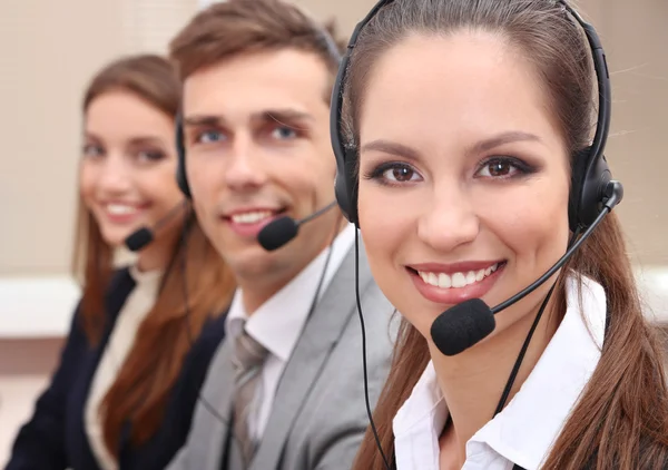 Call center operators at work — Zdjęcie stockowe