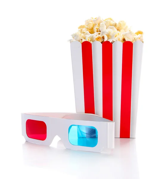 Popcorn en 3d bril, geïsoleerd op wit — Stockfoto