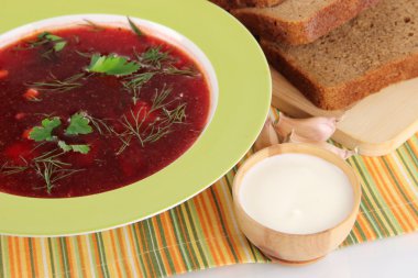 lezzetli borsch üzerinde tablo yakın çekim