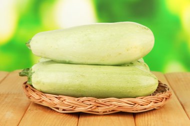 taze iliği hasır mat, parlak zemin üzerine ahşap tablo